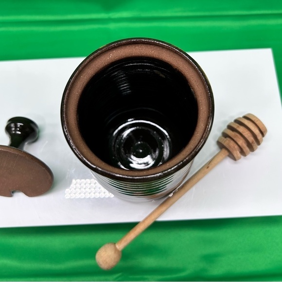 Handcrafted Stoneware Pottery Honey Pot Jar With Lid And Wood Dipper - Picture 7 of 10